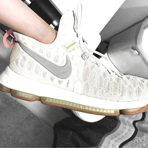 Nike Sneakers - Picture 3 of 7